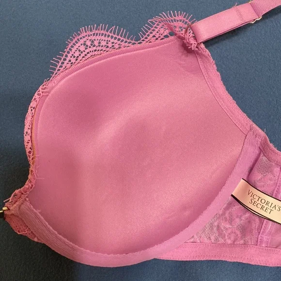 New very sexy pinky Victoria’s Secret lace push up bra with adjustable straps - Picture 9 of 12